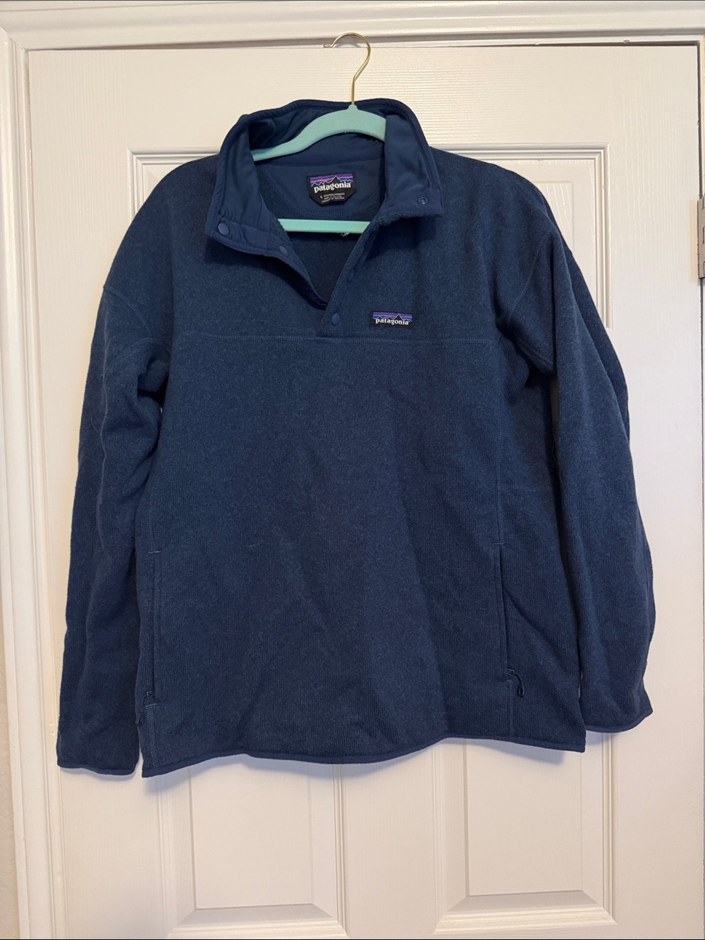 Patagonia women’s Navy Pullover